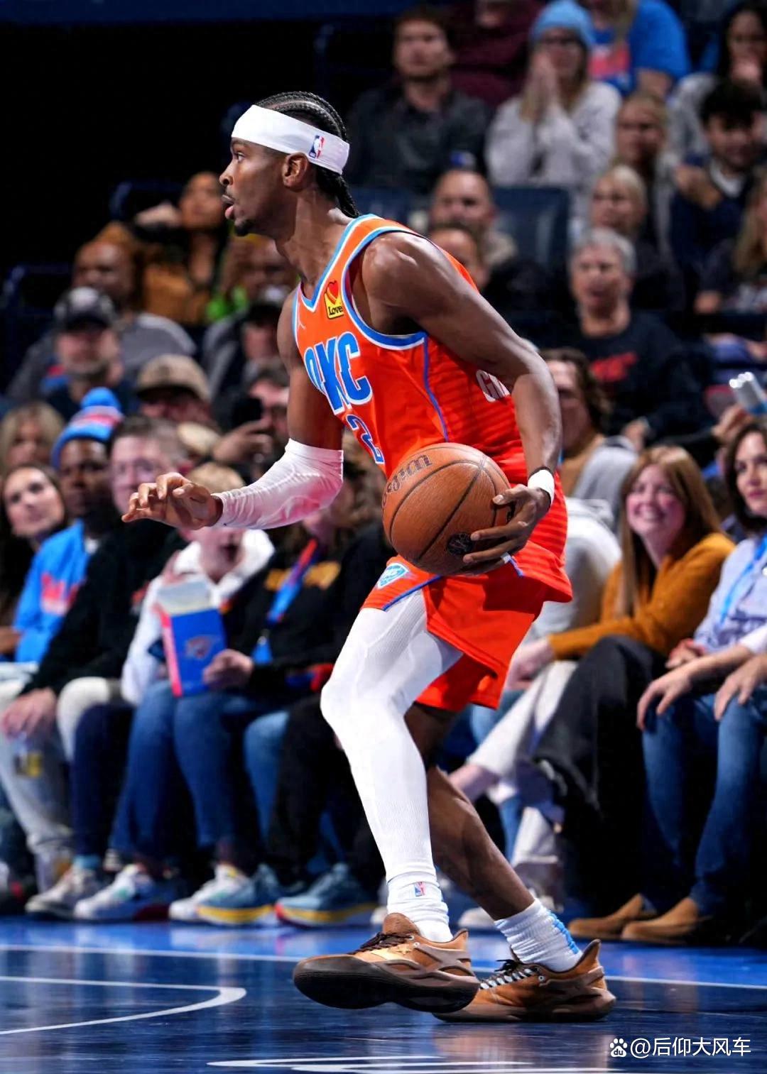 包含NBA总决赛关键时刻再迎强敌，俄克拉荷马雷霆调整名单，主帅态度：压力陡增，阵容厚度经受考验的词条