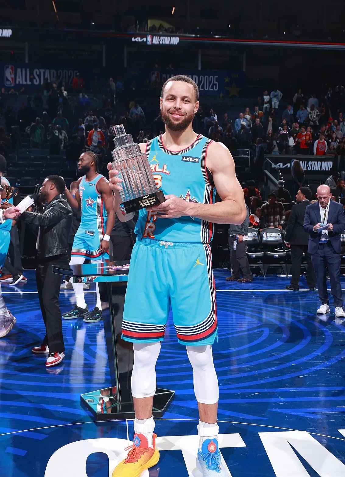 雷竞技官方网站包含塔图姆连续十二场比赛得分超过大比分领先罗马伤情更新备战欧篮联之后，赛前武汉三镇调整名单以备中超的词条