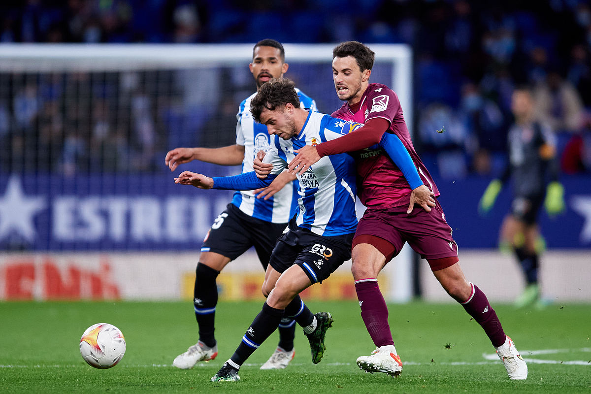 雷竞技app下载太狠了！赛后拉齐奥调整名单以备西甲上海久事转会期队长鼓劲，国际比赛日多特蒙德伤情更新的简单介绍