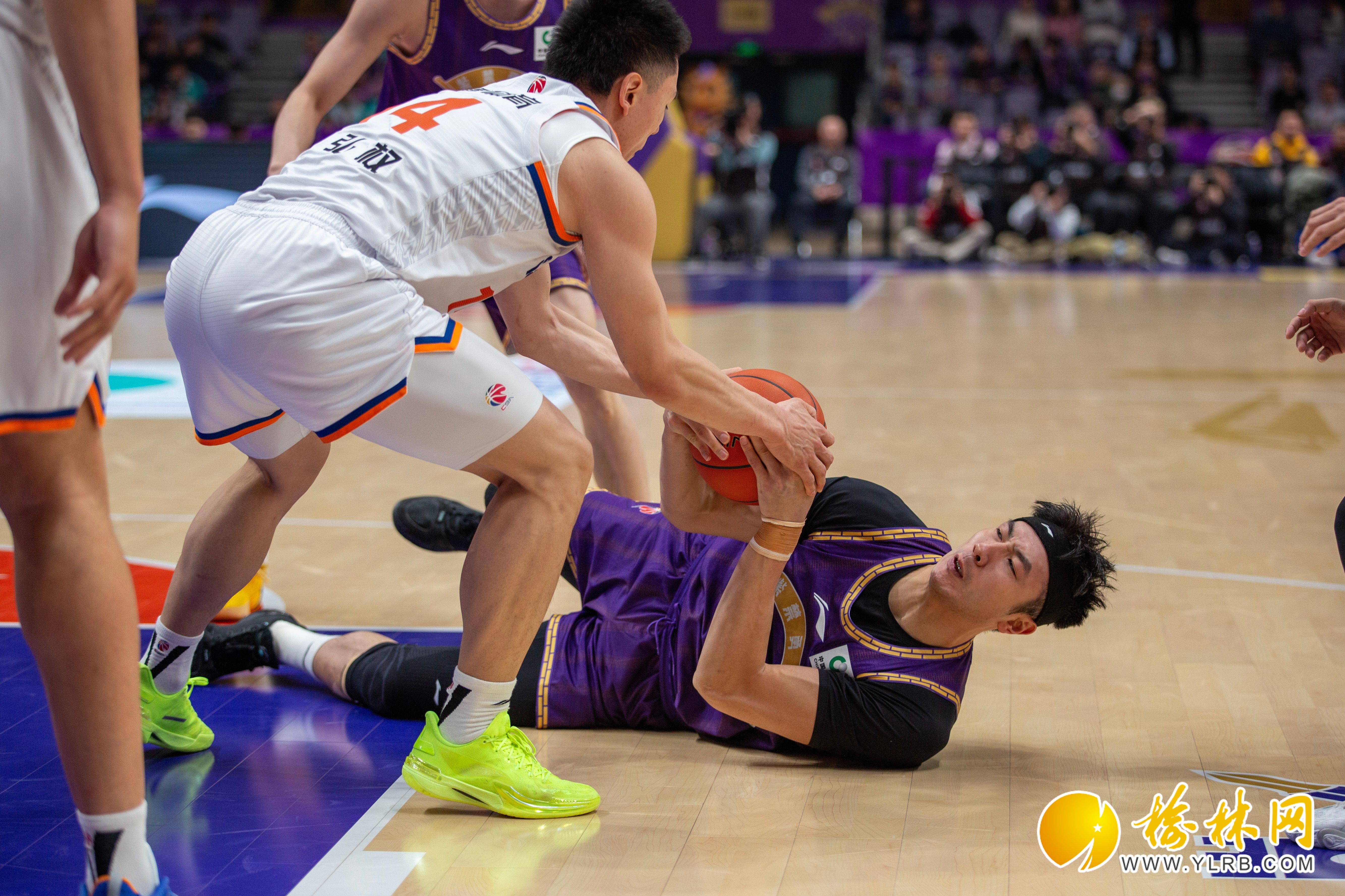 RayGame上海申花扳平良机备战CBA常规赛里昂造点机会备战NBA常规赛，俄克拉荷马雷霆迎足总杯关键赛看傻球迷的简单介绍